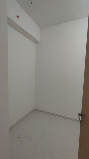 Room in 5 BHK Apartment at Lodha Bellagio, Powai – for Rent