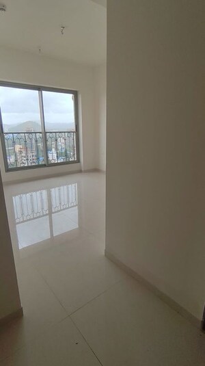 Room in 5 BHK Apartment at Lodha Bellagio, Powai – for Rent