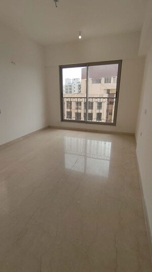 Room in 5 BHK Apartment at Lodha Bellagio, Powai – for Rent