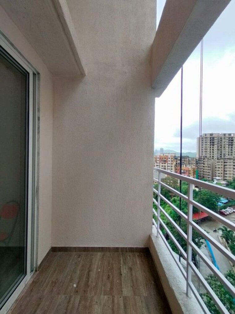 Balcony, lodha-splendora-platino 2 Bedroom 600 Sq.Ft. Apartment In Ghodbunder Road Thane 10517726