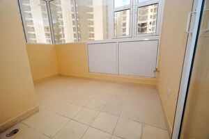 Room in 3.5 BHK Apartment at JM Florence, Tech Zone 4 Greater Noida – for Sale
