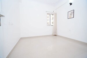 Room in 3.5 BHK Apartment at JM Florence, Tech Zone 4 Greater Noida – for Sale