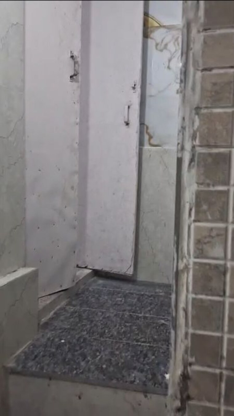 Bathroom, lajpat nagar i Commercial Office Space 900 Sq.Ft. In Lajpat Nagar I Delhi 10517745