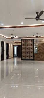 4 BHK + Prayer Room,Servant Room 380 Sq.Yd. Builder Floor in Sector 85