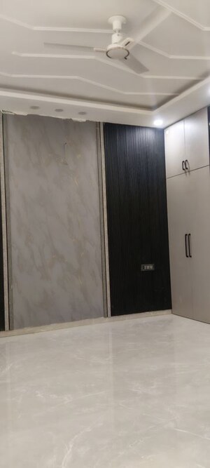 Room in 4 BHK Builder Floor at Sector 85 – for Sale