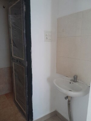 Bathroom in 3.5 BHK Apartment at Aishwarya Sankul, Narhe – for Sale