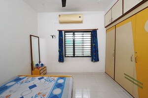 Bedroom in 3 BHK Independent House at Krishna Nagar – for Sale