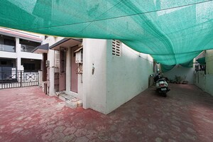 Bedroom in 3 BHK Independent House at Krishna Nagar – for Sale