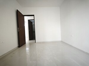 Room in 2 BHK Apartment at Marathon Nexzone Antilia, New Panvel – for Rent