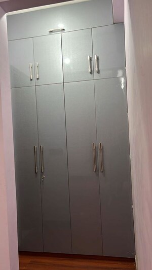 Furnished Amenities in 3 BHK Builder Floor at Aman Vihar – for Rent