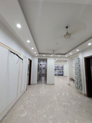 Room in 3 BHK Builder Floor at Sector 57 – for Rent