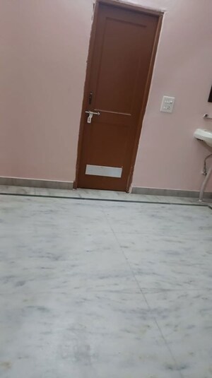 Room in 5 BHK Independent House at Sector 42 – for Sale