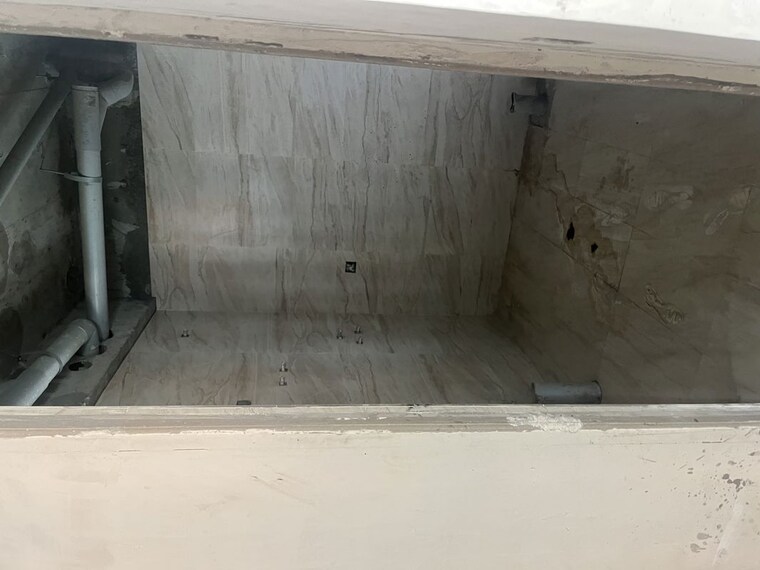 Bathroom, charms-castle 3 Bedroom 1660 Sq.Ft. Apartment In Raj Nagar Extension Ghaziabad 10468475