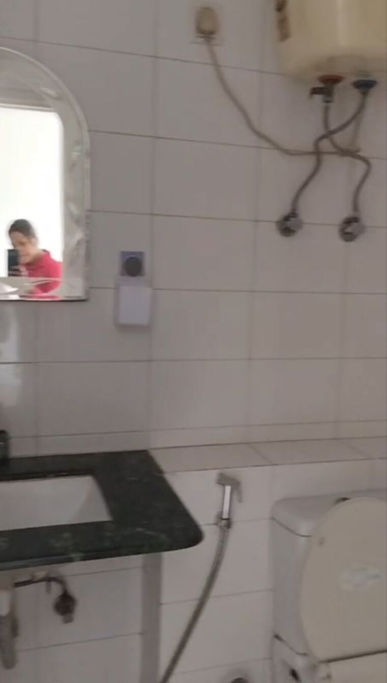 Bathroom, bptp-park-grandeura 2 Bedroom 1342 Sq.Ft. Apartment In Sector 82 Faridabad 10517897