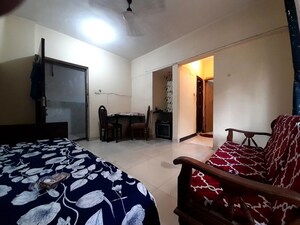 Bedroom in 1 BHK Apartment at Goregaon East – for Rent