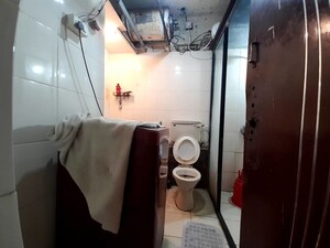 Team Area in 1 BHK Apartment at Goregaon East – for Rent
