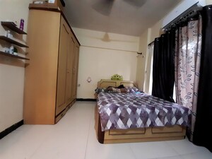 Bedroom in 1 BHK Apartment at Goregaon East – for Rent