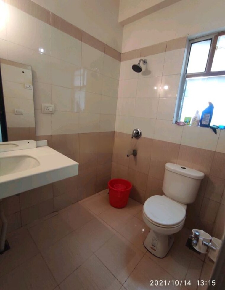 Bathroom, experion-capital 3 Bedroom 1700 Sq.Ft. Apartment In Gomti Nagar Lucknow 10517932