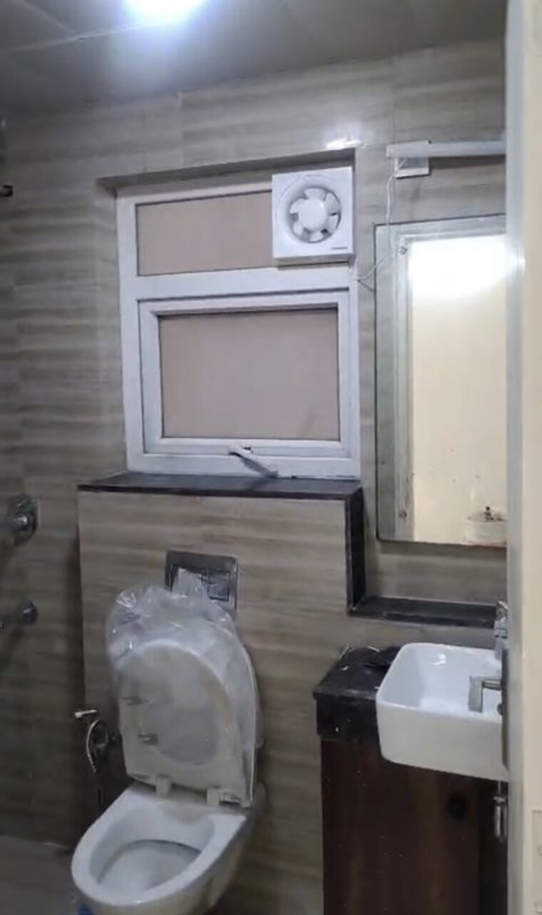Bathroom, bptp-astaire-gardens 3 Bedroom 1405 Sq.Ft. Apartment In Sector 70a Gurgaon 10517948
