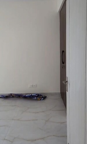 Room in 3 BHK Apartment at BPTP Astaire Gardens, Sector 70a – for Rent