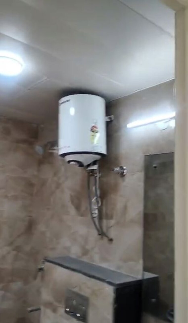 Bathroom, bptp-astaire-gardens 3 Bedroom 1405 Sq.Ft. Apartment In Sector 70a Gurgaon 10517948