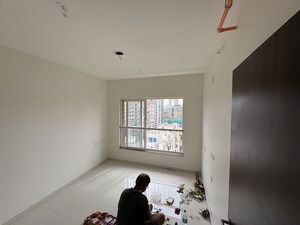 Furnished Amenities in 1 BHK Apartment at Kalpataru Vivant, Jogeshwari East – for Rent