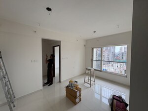 Room in 1 BHK Apartment at Kalpataru Vivant, Jogeshwari East – for Rent