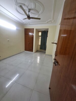 Room in 3 BHK Apartment at Dwarka – for Rent