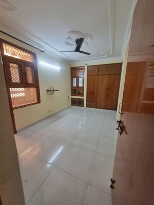 Room in 3 BHK Apartment at Dwarka – for Rent