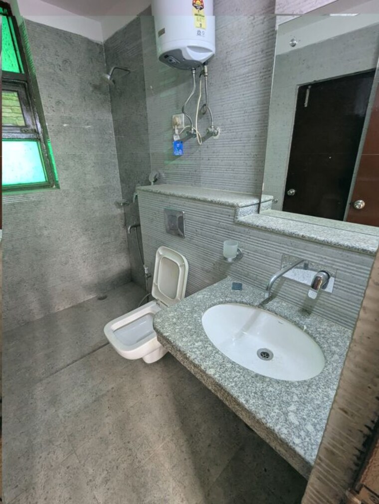 Bathroom, atlantis-cghs 3 Bedroom 2500 Sq.Ft. Apartment In Sector 47 Gurgaon 10518010