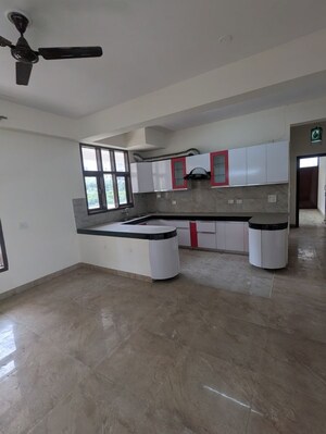 Room in 3 BHK Apartment at Atlantis CGHS, Sector 47 – for Rent