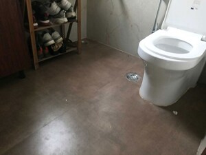 Bathroom in 2 BHK Builder Floor at Sector 21 – for Rent
