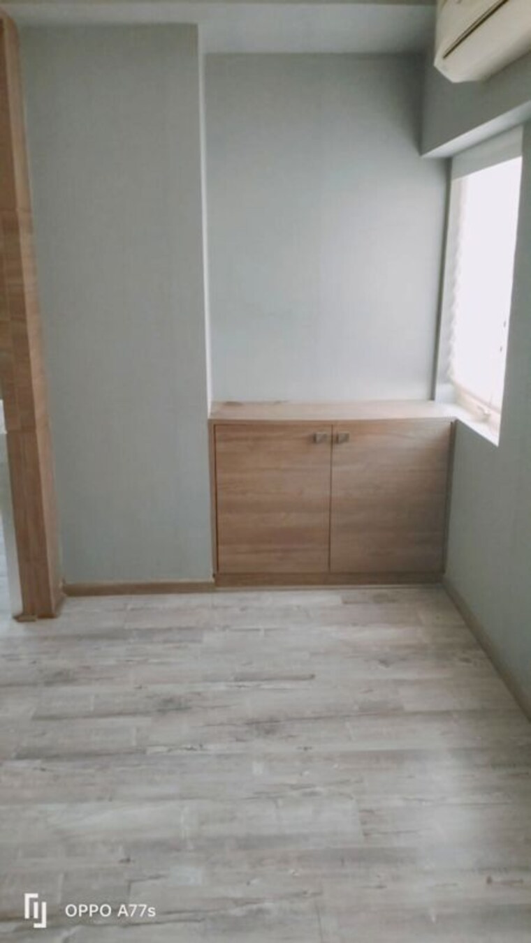 Room, prabhadevi Commercial Office Space 2000 Sq.Ft. In Prabhadevi Mumbai 10518000