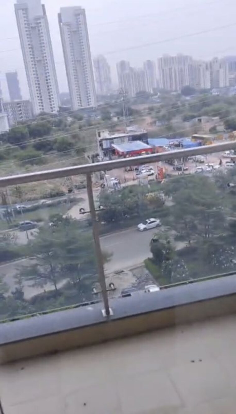 Balcony, baani-city-center 1 Bedroom 800 Sq.Ft. Apartment In Sector 63 Gurgaon 10518008