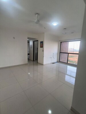 2 BHK Apartment For Rent in Lodha Splendora River View, Ghodbunder Road