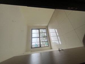 Room in 2 BHK Apartment at Chandak 34 Park Estate D Wing, Goregaon West – for Rent
