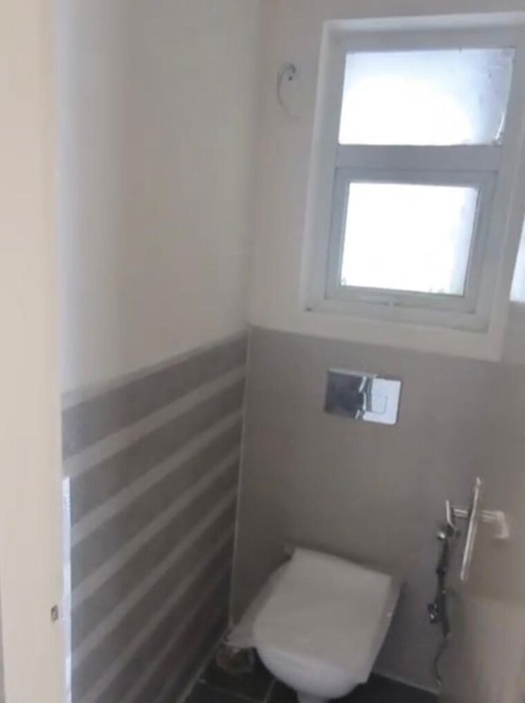 Bathroom, pareena-micasa 2 Bedroom 865 Sq.Ft. Apartment In Sector 68 Gurgaon 10518038