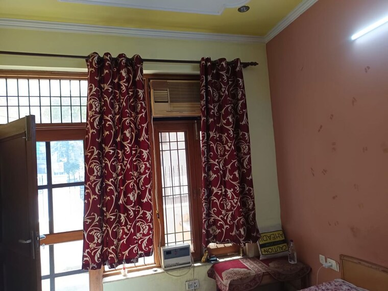 Bedroom, sector 12 4 Bedroom 300 Sq.Yd. Builder Floor In Sector 12 Gurgaon 10518058