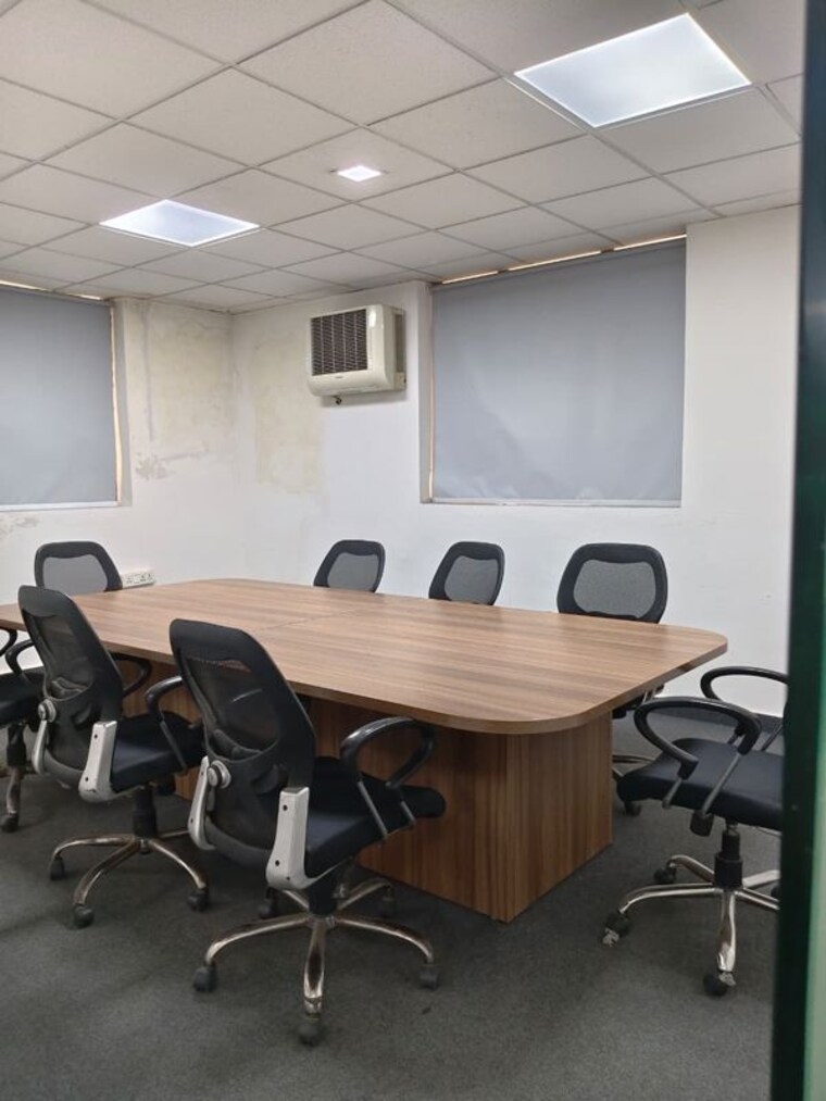 Team Area, sector 63 Commercial Office Space 2700 Sq.Ft. In Sector 63 Noida 10518069