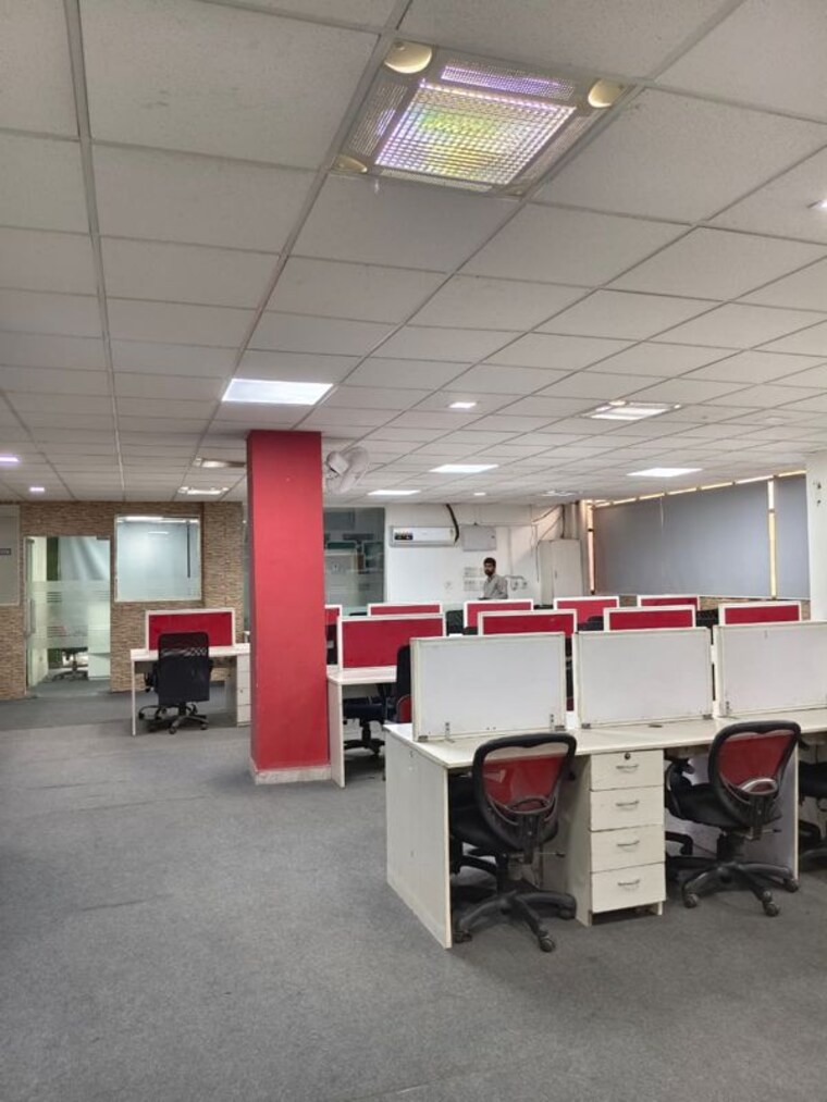 Team Area, sector 63 Commercial Office Space 2700 Sq.Ft. In Sector 63 Noida 10518069