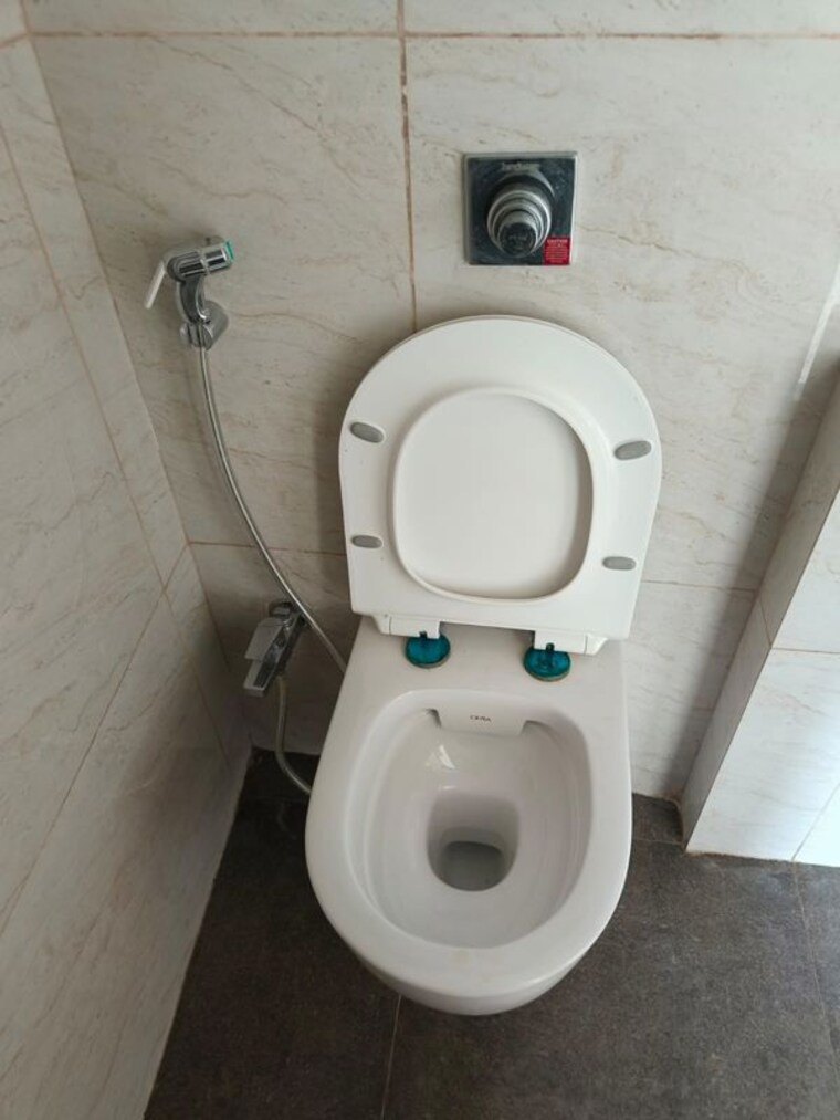 Bathroom, chandak-34-park-estate 1 Bedroom 400 Sq.Ft. Apartment In Goregaon West Mumbai 10517981