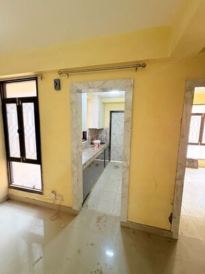 Room in 2 BHK Apartment at Apex Our Homes, Sector 37c – for Rent