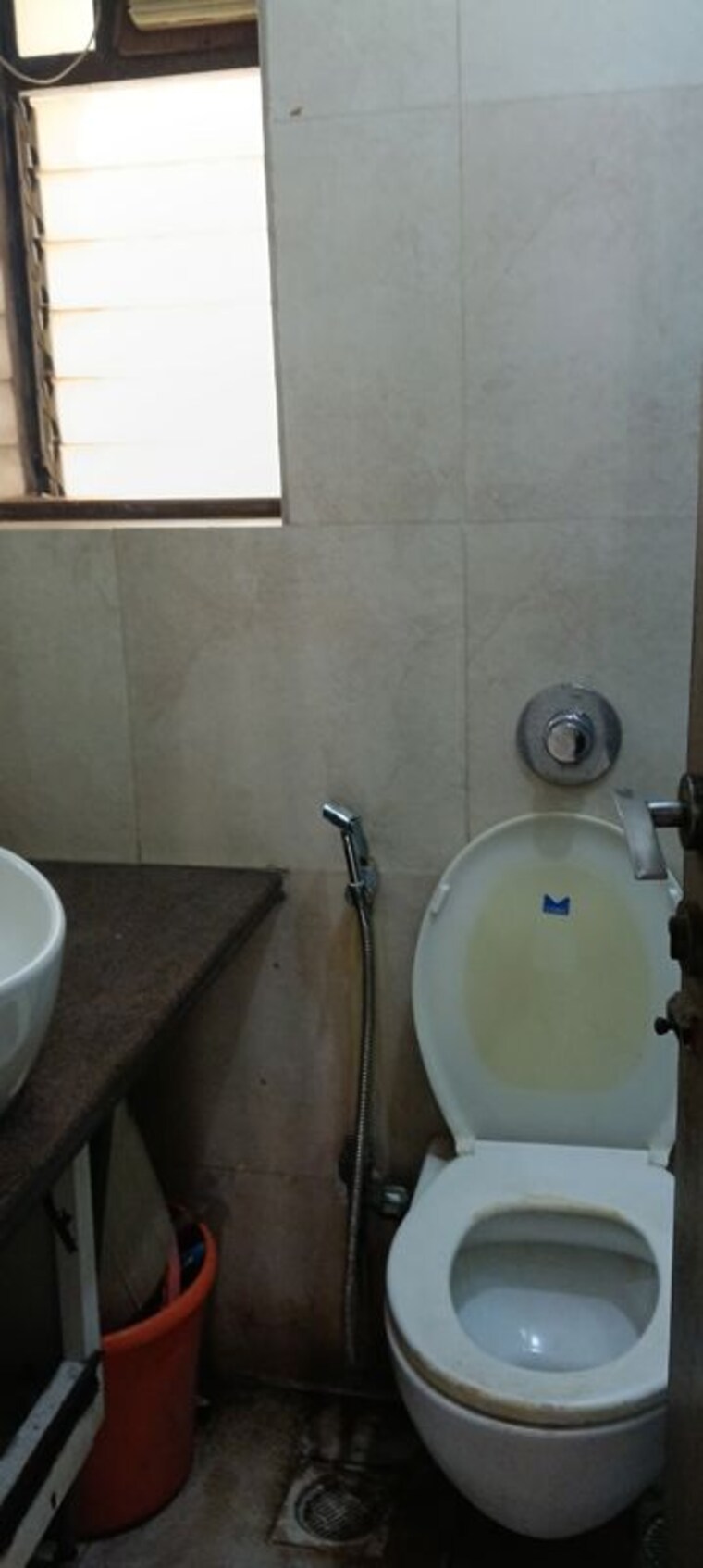 Bathroom, oshiwara-mhada 2 Bedroom 1000 Sq.Mt. Apartment In Andheri West Mumbai 10518172