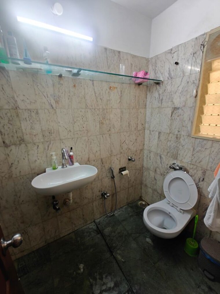 Bathroom, kia-park-apartments 2 Bedroom 1000 Sq.Ft. Apartment In Andheri West Mumbai 10518190