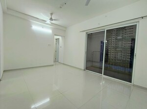 Room in 2 BHK Apartment at Godrej Boulevard, Manjari – for Rent