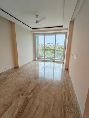 Room in 3.5 BHK Apartment at Ambience Tivertone, Sector 50 – for Rent