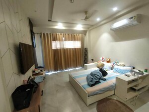 Living Room in 4 BHK Apartment at BPTP Amstoria, Sector 102 – for Sale