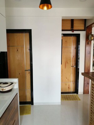 Furnished Amenities in 3 BHK Apartment at Panorama Tower, Andheri West – for Rent