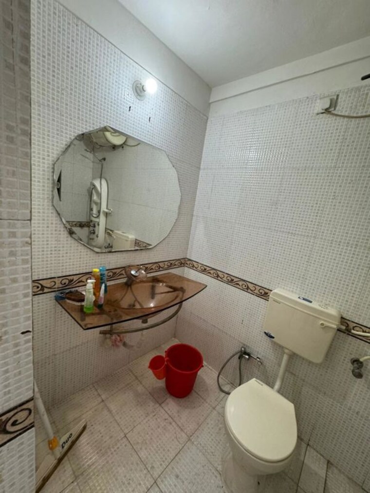 Bathroom, camelot-society 3 Bedroom 1850 Sq.Ft. Penthouse In Viman Nagar Pune 10518241