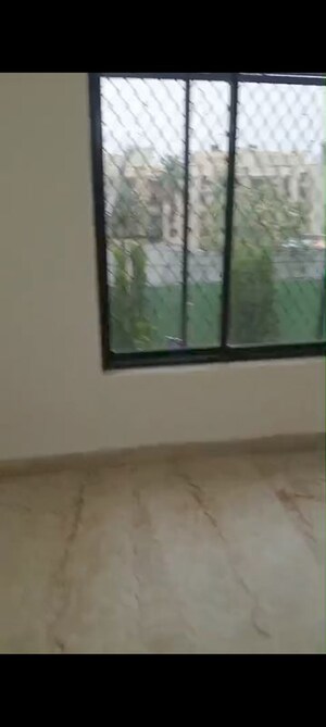 Room in 2 BHK Apartment at Mahakali CHS, Andheri East – for Rent